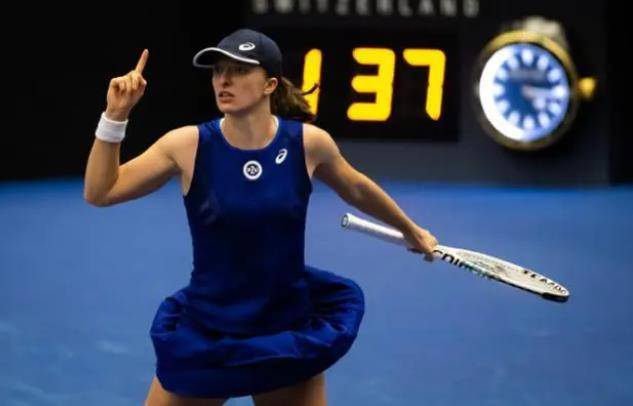 己的形象受 己的形象受